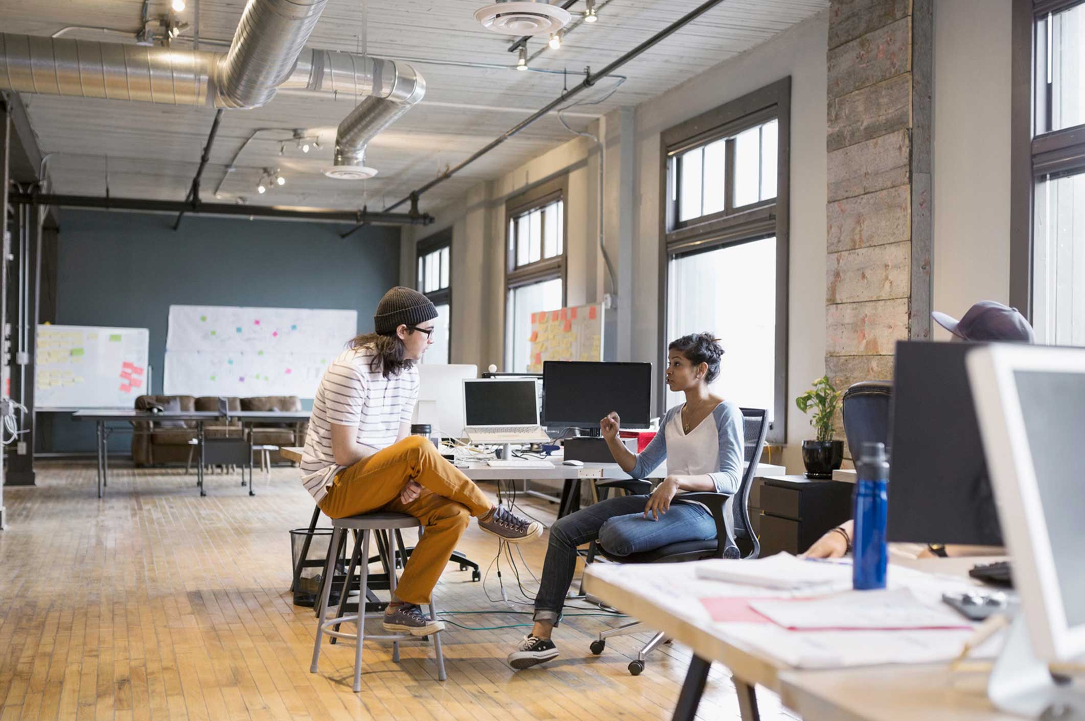 Creative-business-people-working-in-office